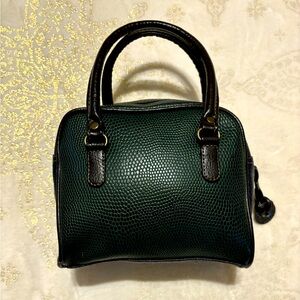 Vintage Jordache Pebbled Emerald and Navy Color-block mini bag/purse!